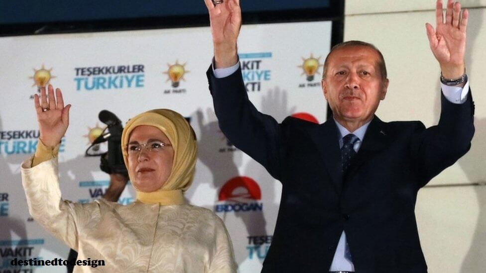 Erdogan ชนะการเลือกตั้งอีกครั้ง ประธานาธิบดีเรเจป ตัยยิป แอร์โดอัน ของตุรกี ชนะการเลือกตั้งอีกครั้งเมื่อวันอาทิตย์ ขยายการปกครองแบบเผด็จการ